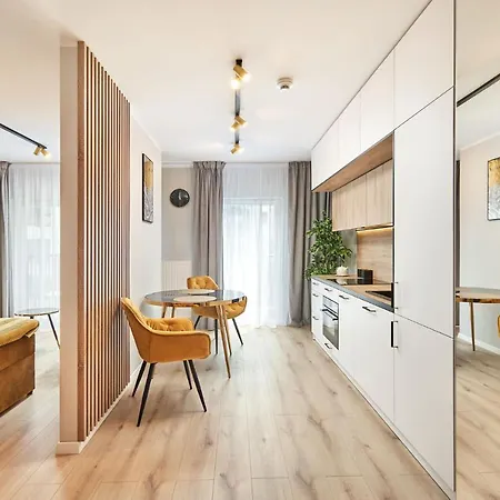 Symphony Square Aparthotel 3*