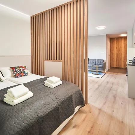 Aparthotel Symphony Square 3*